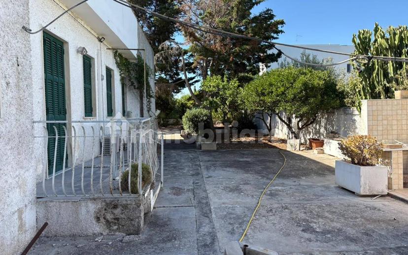 Villa unifamiliare Strada Scizza o Scizze 4, Torre a Mare, Bari — foto 6 di 16