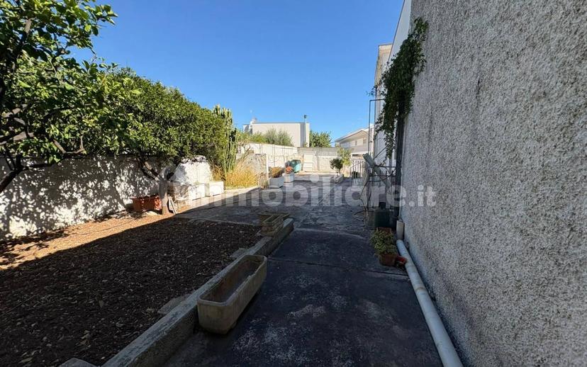 Villa unifamiliare Strada Scizza o Scizze 4, Torre a Mare, Bari — foto 14 di 16