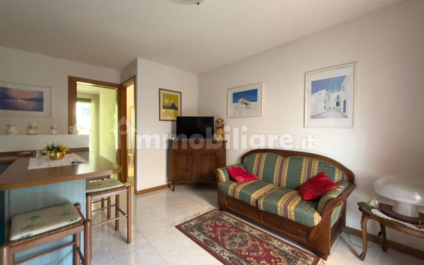 Villa a schiera via Raggio di Giove 2, Centro, Lignano Sabbiadoro