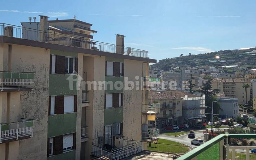 Bilocale via Aurelia Levante 5, Centro, Taggia