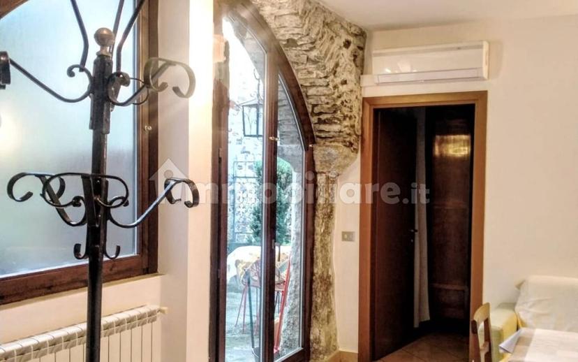 Bilocale buono stato, piano terra, Centro, Pella — foto 3 di 13