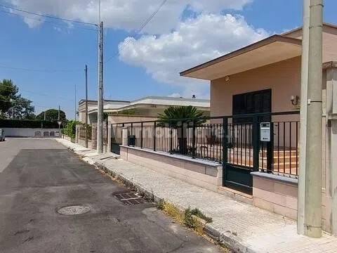 Villa unifamiliare via Francesco Baracca, 8, Melpignano — foto 9 di 35