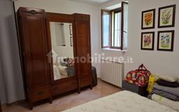 Bilocale buono stato, piano terra, Centro, Pella