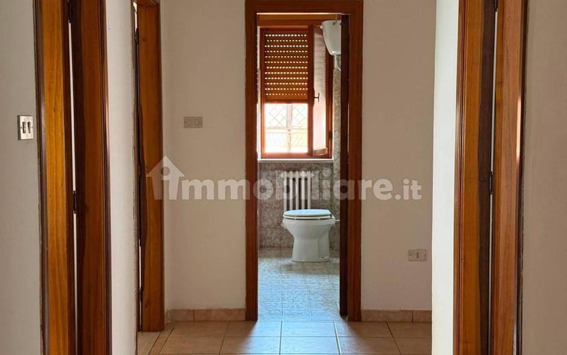 Trilocale via Ruggero Grieco 27, Centro, Avezzano — foto 3 di 18