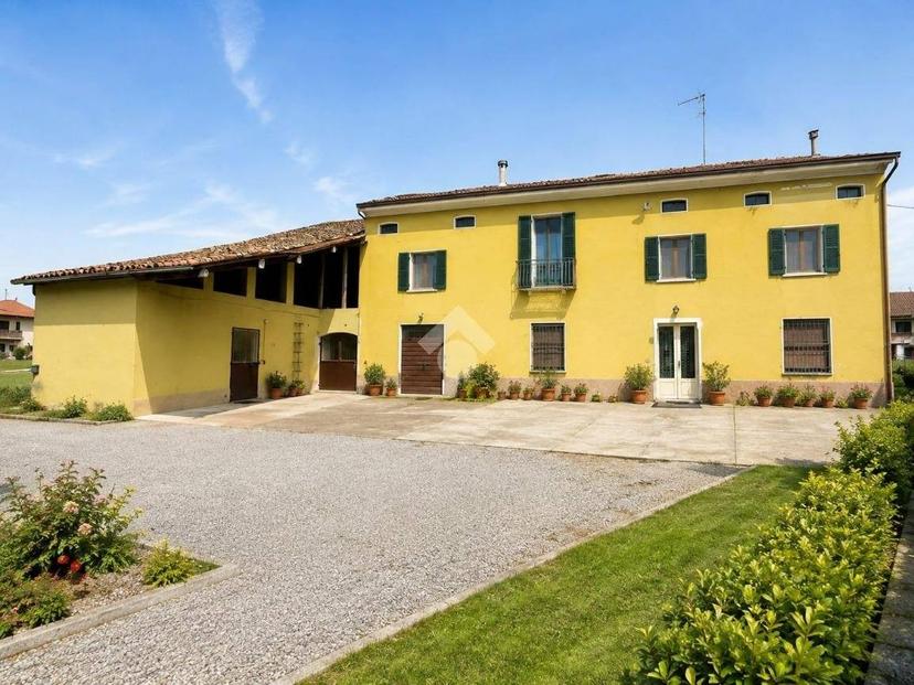 Rustico, da ristrutturare, 700 m², Centro, Castel Goffredo — foto 7 di 8