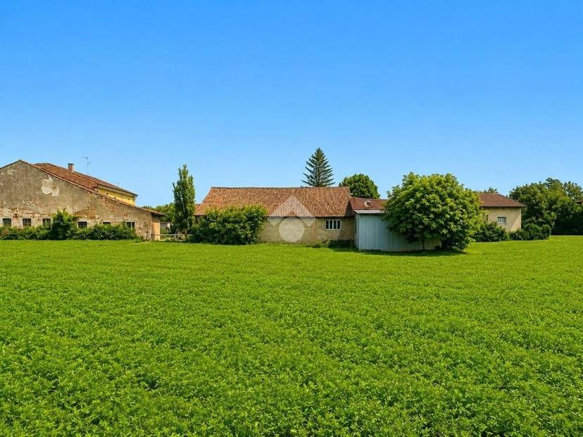 Rustico, da ristrutturare, 700 m², Centro, Castel Goffredo — foto 8 di 8