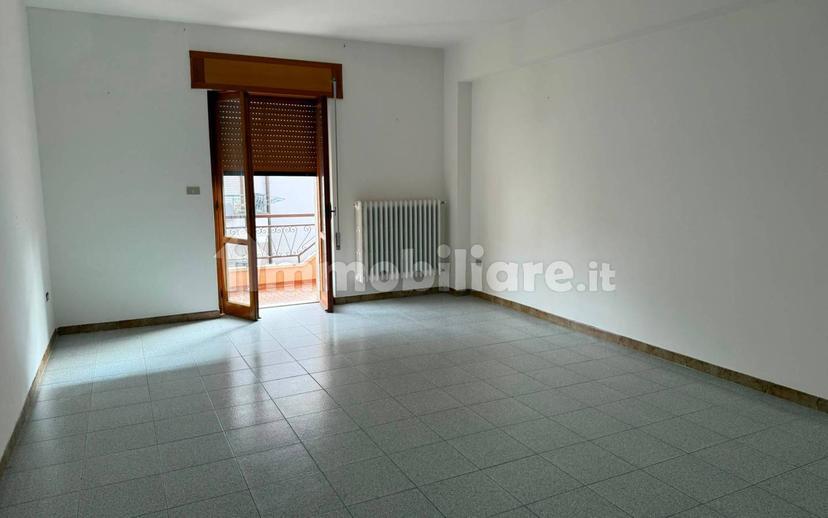 Trilocale via Ruggero Grieco 27, Centro, Avezzano — foto 9 di 18