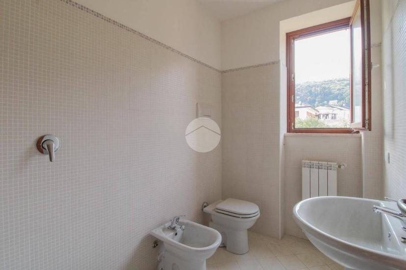 Trilocale via Lungolago Giuseppe Zanardelli, Toscolano Maderno, Toscolano-Maderno — foto 22 di 25