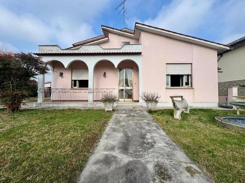 Villa unifamiliare via Mentana, Rovigo Est, Rovigo — foto 38 di 42