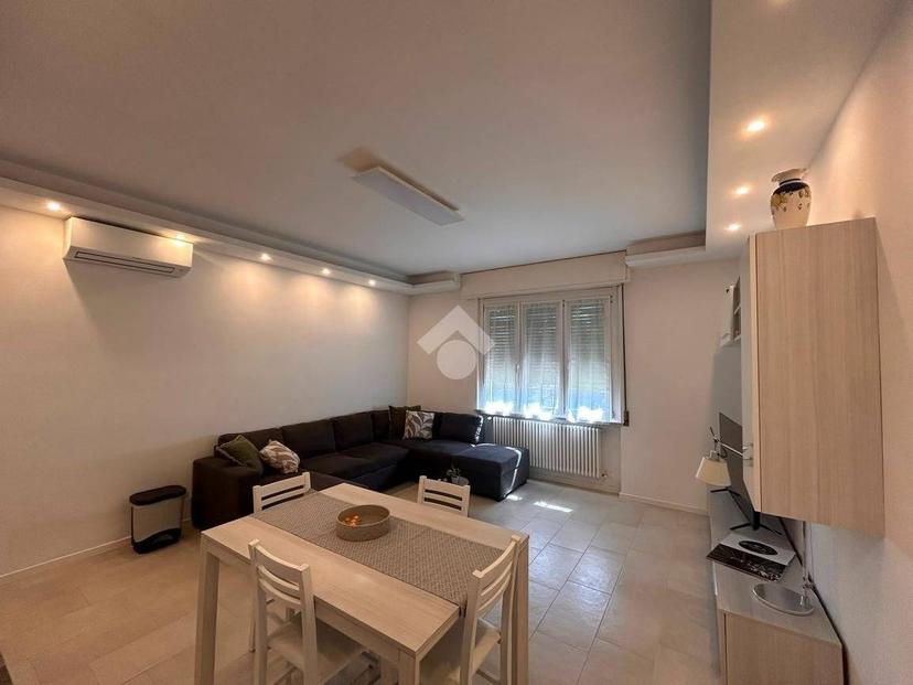 Quadrilocale buono stato, piano rialzato, Desenzano Centro, Desenzano del Garda — foto 3 di 9