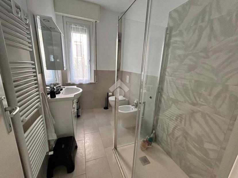 Quadrilocale buono stato, piano rialzato, Desenzano Centro, Desenzano del Garda — foto 9 di 9