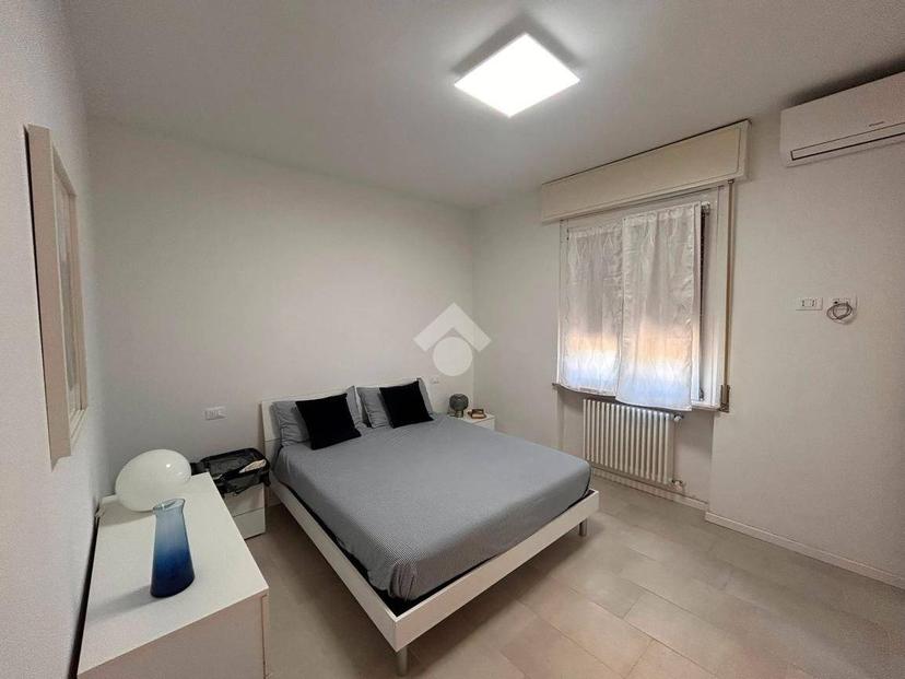 Quadrilocale buono stato, piano rialzato, Desenzano Centro, Desenzano del Garda — foto 5 di 9