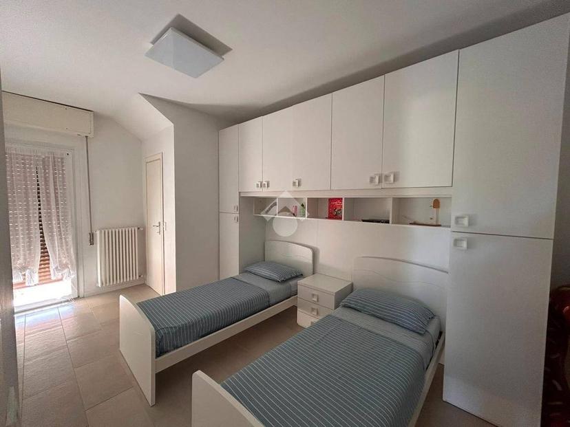Quadrilocale buono stato, piano rialzato, Desenzano Centro, Desenzano del Garda — foto 7 di 9