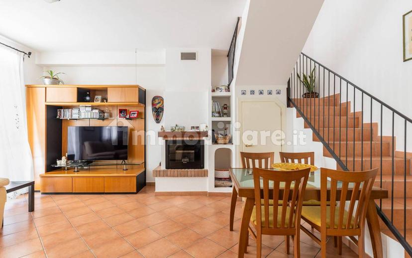Villa plurifamiliare via San Donato 247, Granarolo dell'Emilia