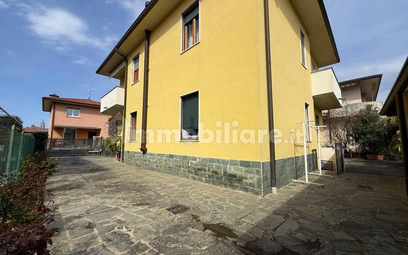 Terratetto plurifamiliare 220 m², buono stato, Stezzano — foto 36 di 38