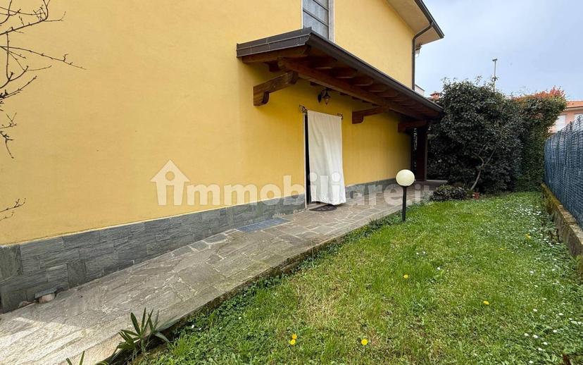 Terratetto plurifamiliare 220 m², buono stato, Stezzano — foto 11 di 38