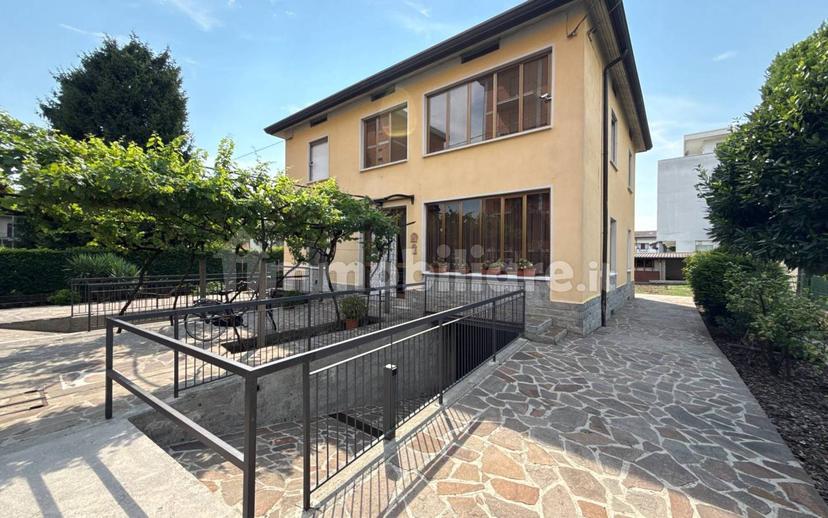 Appartamento buono stato, su più livelli, Stezzano — foto 9 di 15
