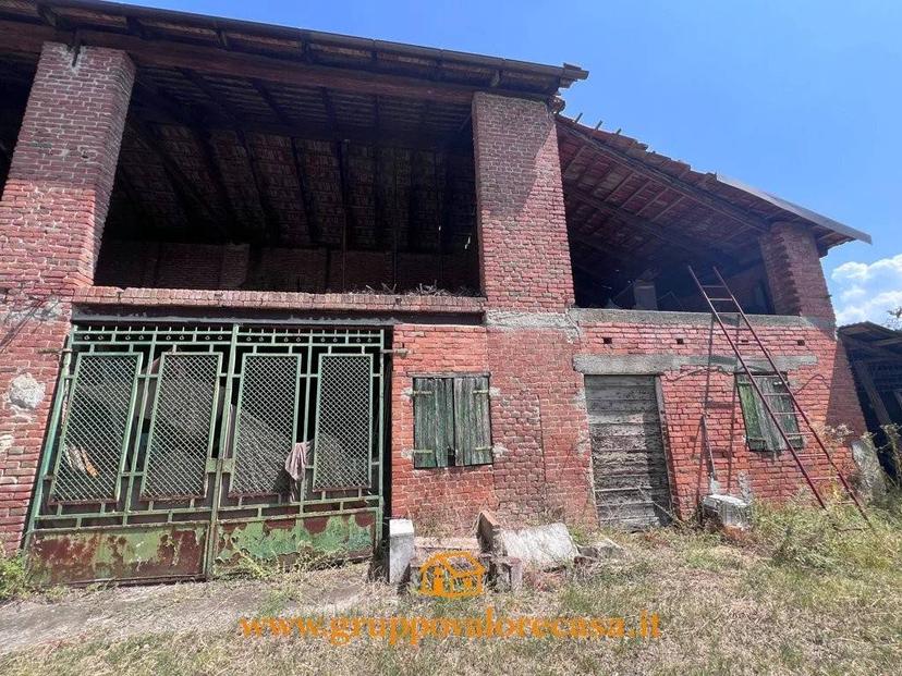 Terratetto unifamiliare 500 m², da ristrutturare, Acqui Terme — foto 8 di 13