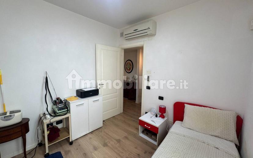 Trilocale piazzale Geminiano Loschi, Centro, Soliera — foto 12 di 27