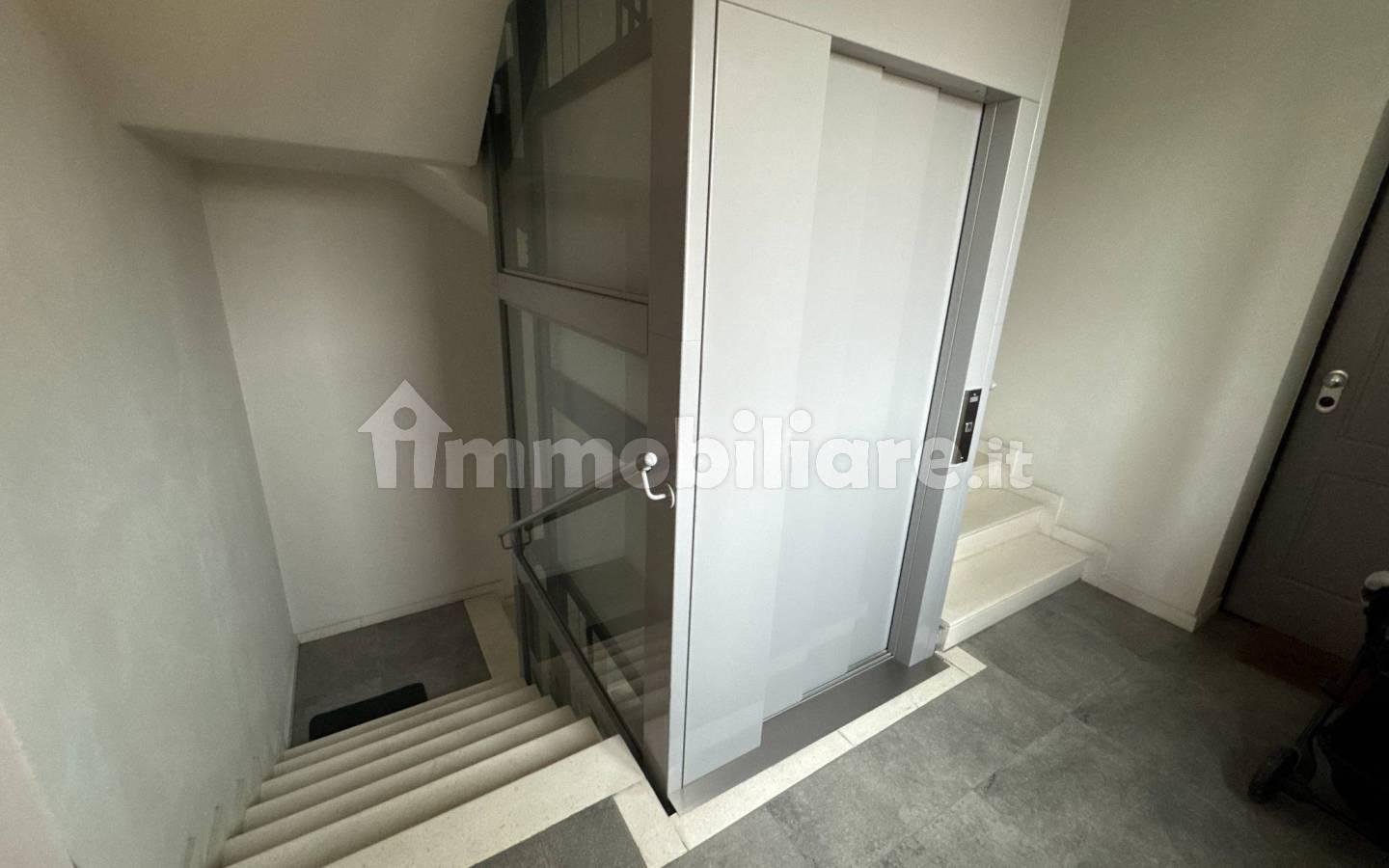 Trilocale piazzale Geminiano Loschi, Centro, Soliera