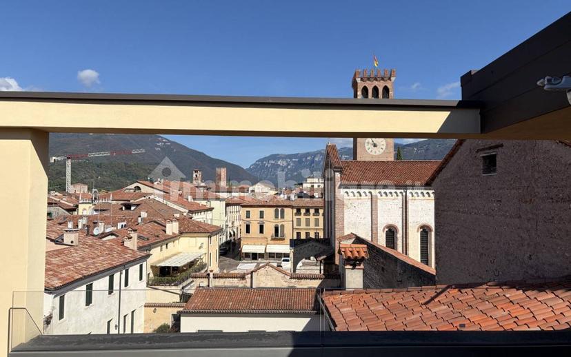 Appartamento via Roma, Centro, Bassano del Grappa — foto 5 di 19