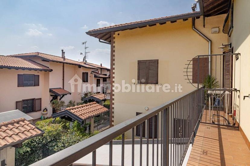 Terratetto unifamiliare via Campo dei Fiori 13, Centro, Angera — foto 4 di 47