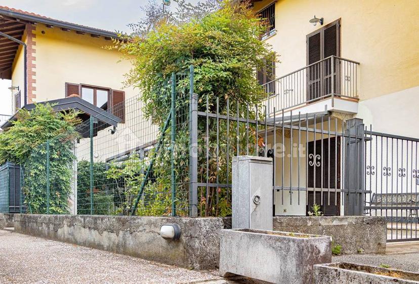 Terratetto unifamiliare via Campo dei Fiori 13, Centro, Angera — foto 32 di 47