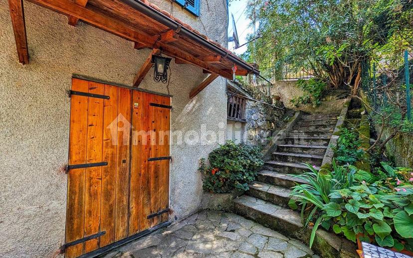 Villa unifamiliare via Spallarossa 21, Bavari, Genova — foto 2 di 48