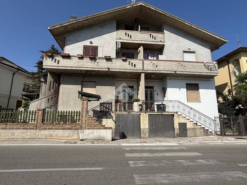 Trilocale via Ponte Cavalcavia 49, Centro, Notaresco — foto 14 di 30