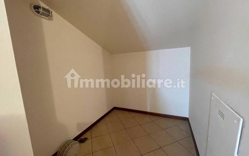 Quadrilocale via Piave, Azzano San Paolo — foto 18 di 27