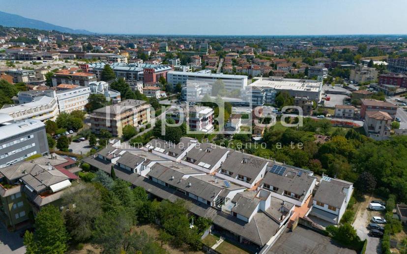 Villa unifamiliare via Manin, Centro, Conegliano — foto 18 di 39