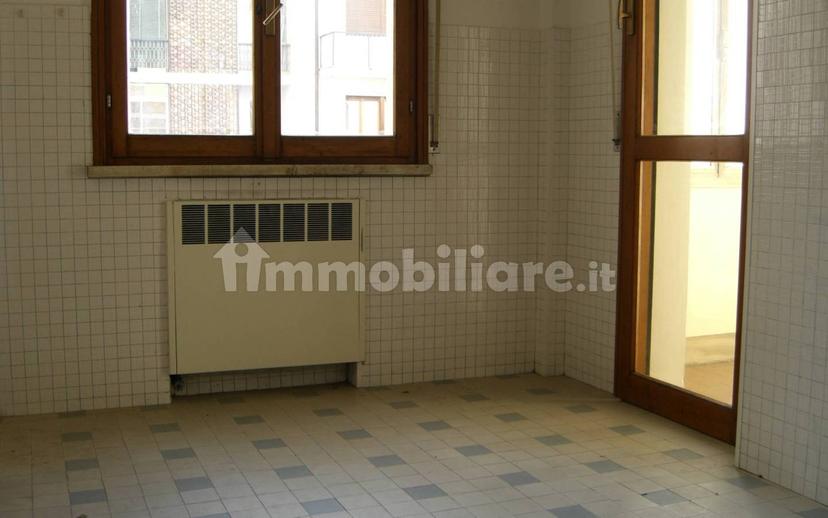 Quadrilocale viale dei Mille, Centro Storico, Reggio Emilia — foto 4 di 9