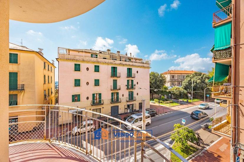Quadrilocale via dei Conradi 1, Centro, Albisola Superiore