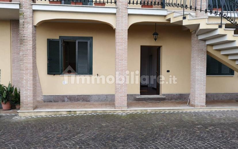 Stanza singola via dei Giardini 16/b, Aprilia — foto 3 di 6