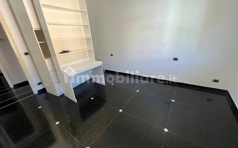 Trilocale buono stato, quarto piano, Centro, Arenzano — foto 15 di 39