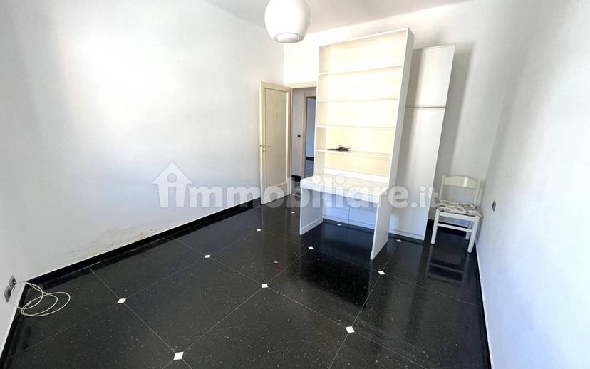 Trilocale buono stato, quarto piano, Centro, Arenzano — foto 38 di 39