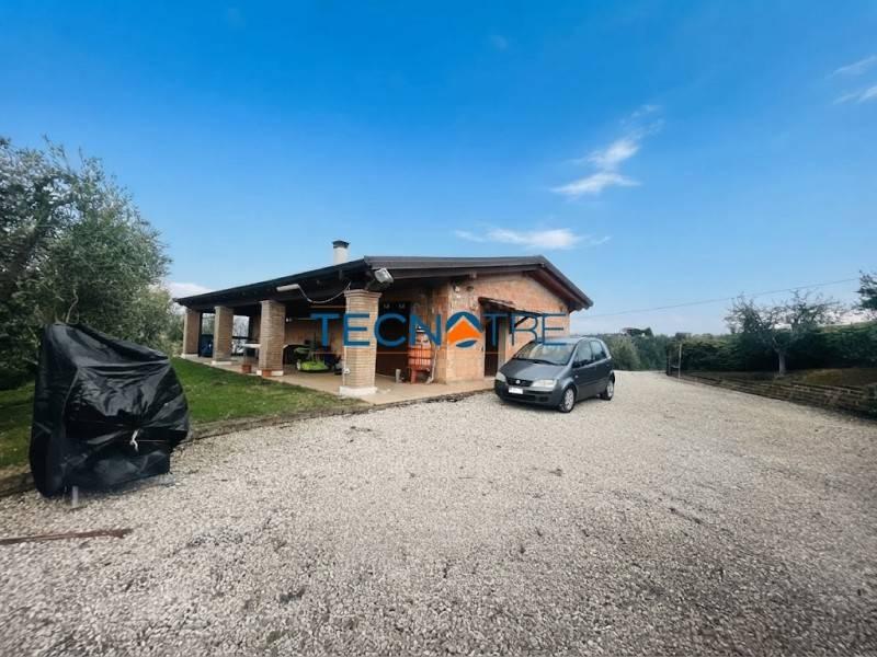 Villa unifamiliare Contrada Collelungo 24, Monsampolo del Tronto — foto 4 di 23