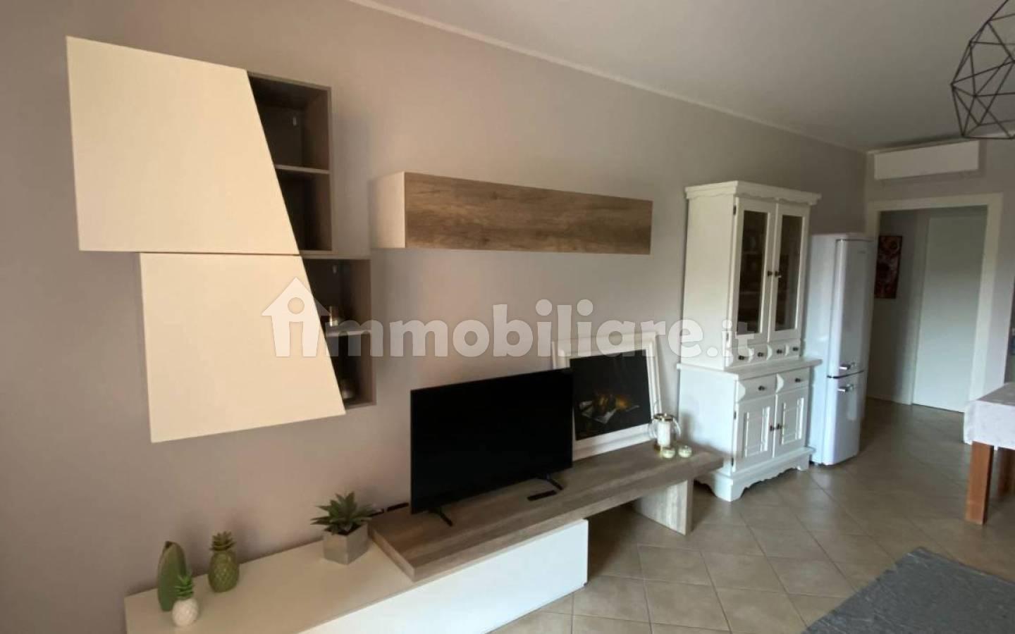 Bilocale via Repubblica 9B, Pieve Vecchia, Villaggio Sanghen, Manerba del Garda
