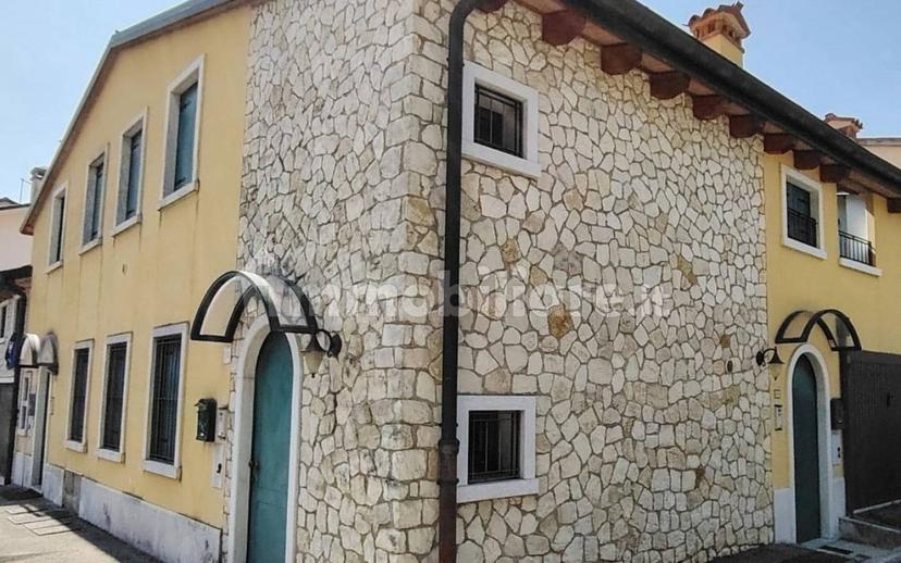 Bilocale via Francesco Ferrarin 37, Centro, Thiene — foto 8 di 26