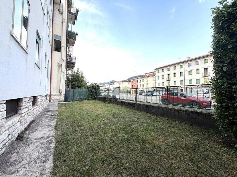 Trilocale Villaggio Fanfani 13, Centro, Valdagno — foto 6 di 28