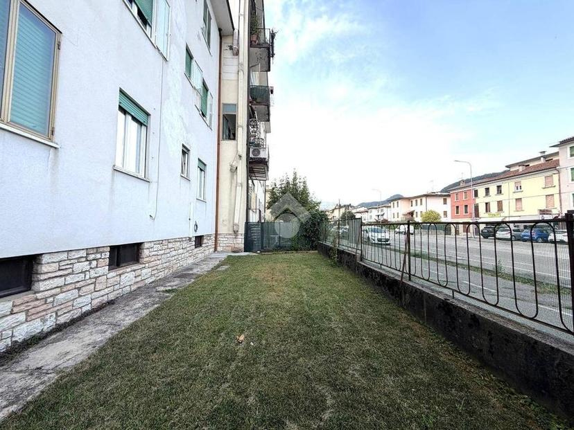 Trilocale Villaggio Fanfani 13, Centro, Valdagno — foto 25 di 28
