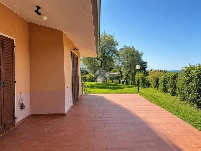 Villa unifamiliare Località La Cona 6, Centro, Torri del Benaco — foto 8 di 8