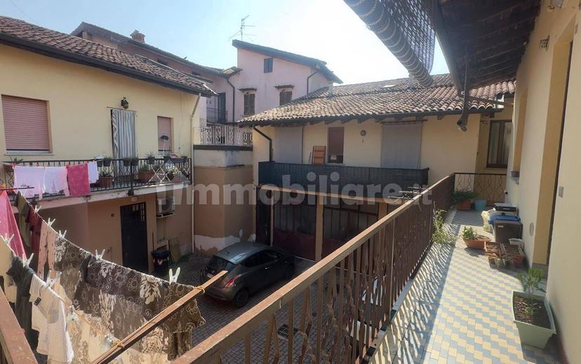 Trilocale da ristrutturare, primo piano, Centro, Chiari