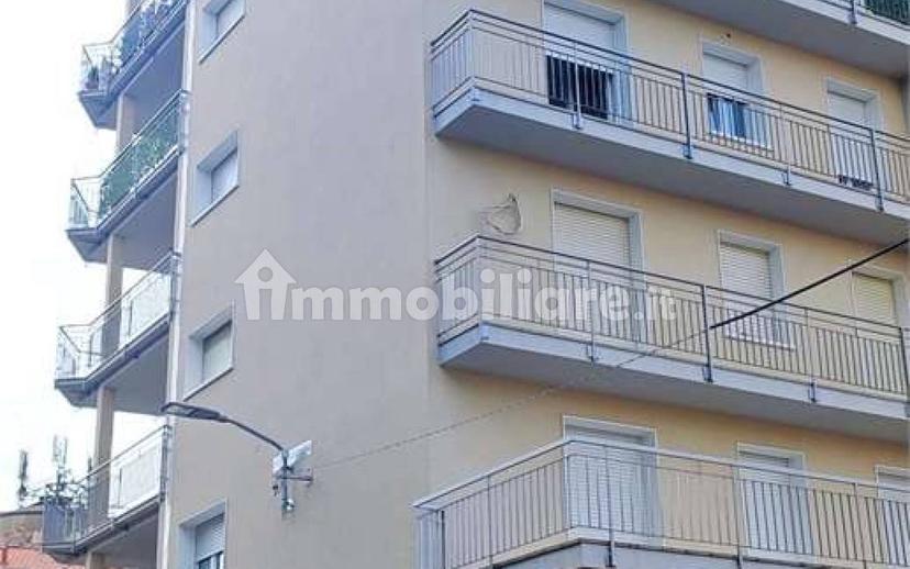 Trilocale via Lombardia, 11, Castellanza — foto 8 di 21