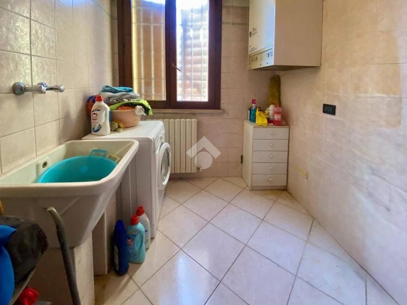 Quadrilocale via cantone, Centro, Reggiolo — foto 23 di 30