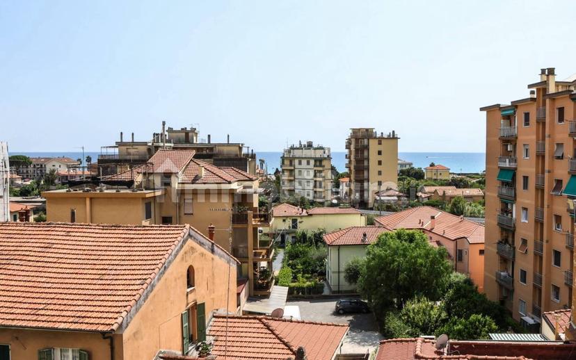 Trilocale via Colonnello Aprosio 81, Centro, Vallecrosia — foto 14 di 15