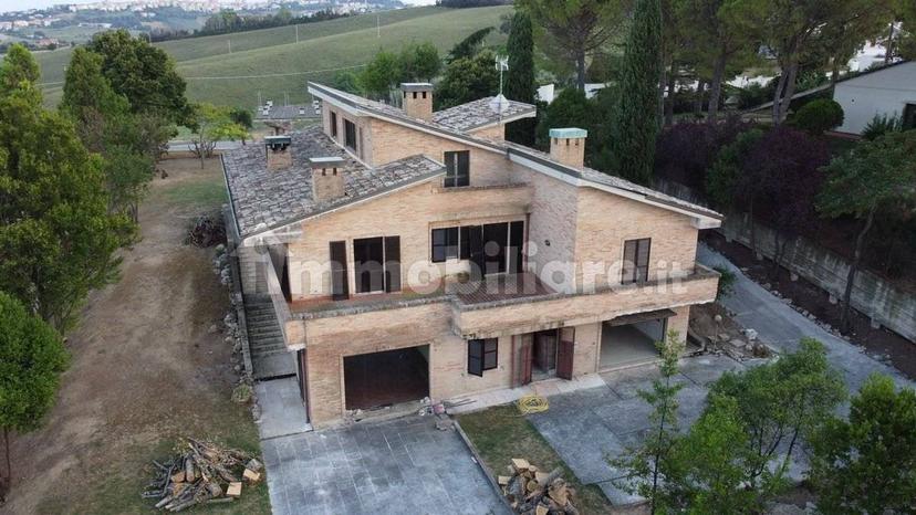 Villa bifamiliare via dei Monti 246, Villa Luciani, Montegranaro — foto 5 di 6