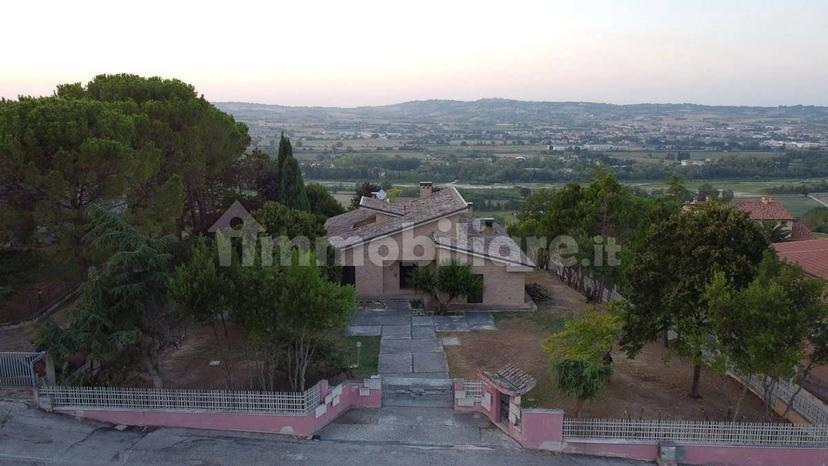 Villa bifamiliare via dei Monti 246, Villa Luciani, Montegranaro — foto 2 di 6