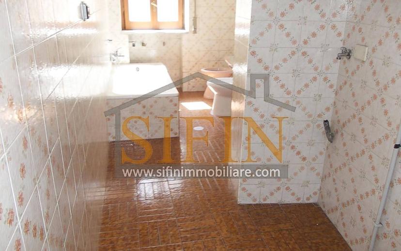 Trilocale corso Vittorio Veneto 210, Centro, Grottaminarda