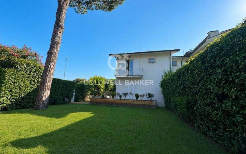 Villa unifamiliare via Francesco Donati, Vittoria Apuana, Forte dei Marmi